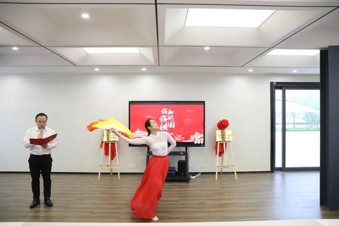 太赞了，教工之家+党员之家揭牌！