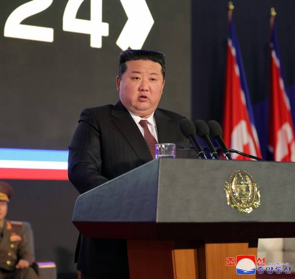 金正恩：美国加剧紧张局势 朝鲜半岛核战争一触即发
