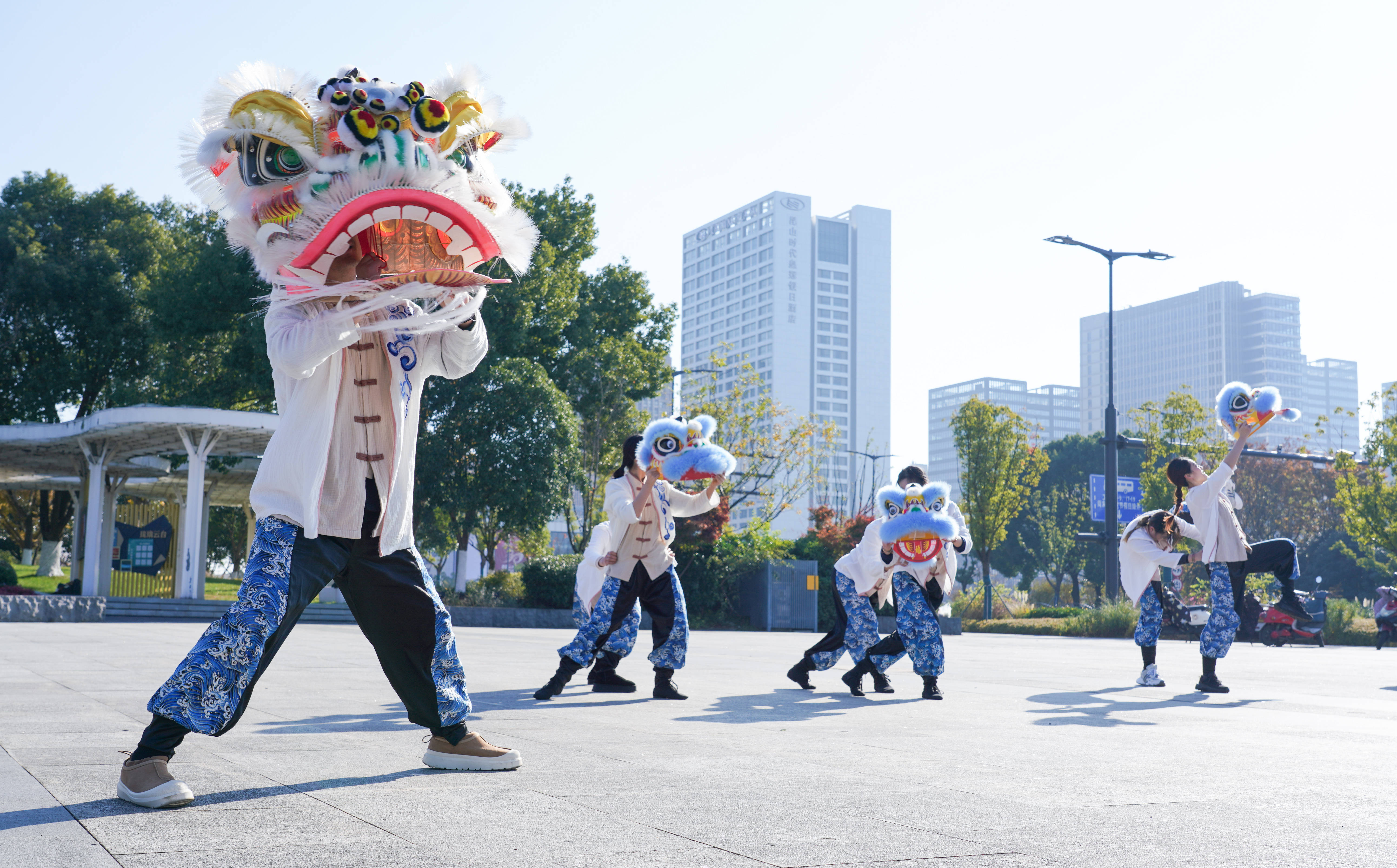 16000人激情开跑！2024海峡两岸（昆山）马拉松开赛
